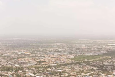 Indomet advierte cielo opaco por polvo del Sahara y aguaceros en varias provincias