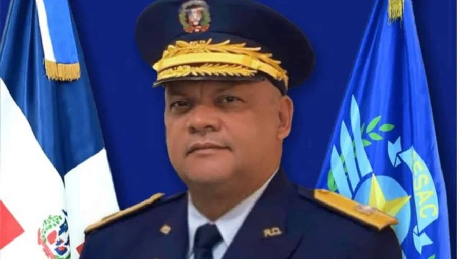 Presidente Abinader nombra nuevos comandantes del Ejército y de la Fuerza Aérea