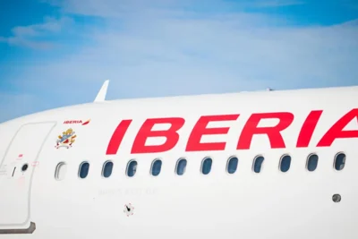 Iberia prevé mantener la suspensión temporal de sus vuelos a Cuba hasta julio de 2027