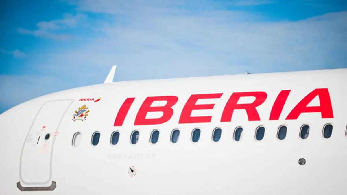 Iberia prevé mantener la suspensión temporal de sus vuelos a Cuba hasta julio de 2027