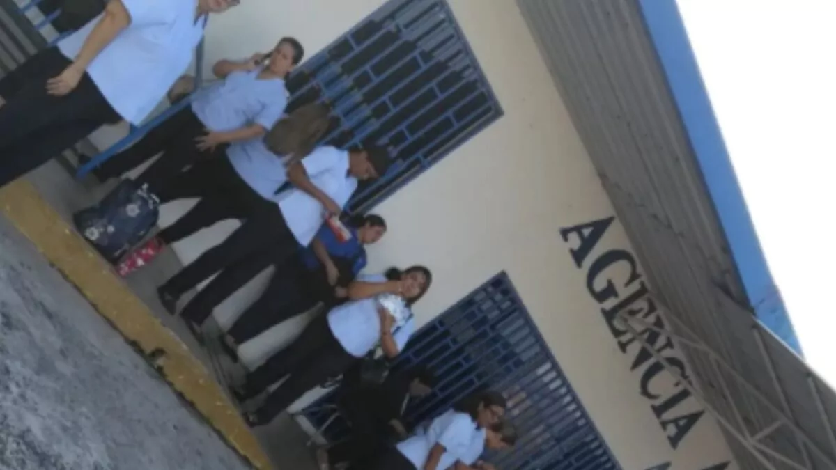 Evacúan edificios y hospitales en Panamá por fuerte sismo con epicentro en Colombia