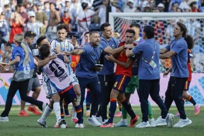 FIFA impone multa de US$321,000 a la AFA tras incidentes del Mundial