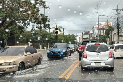 Se prevé aguaceros este miércoles por onda tropical y vaguada