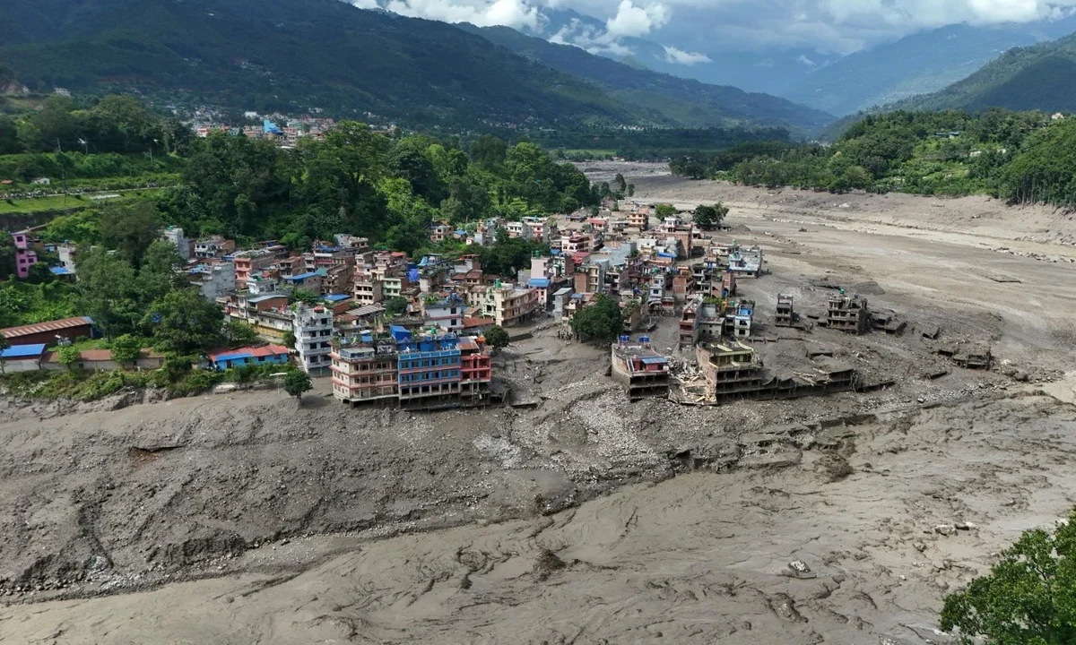 Suben a 160 los muertos tras la riada en Nepal que deja más de 700 personas desaparecidas