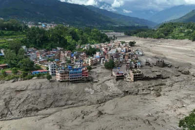 Suben a 160 los muertos tras la riada en Nepal que deja más de 700 personas desaparecidas
