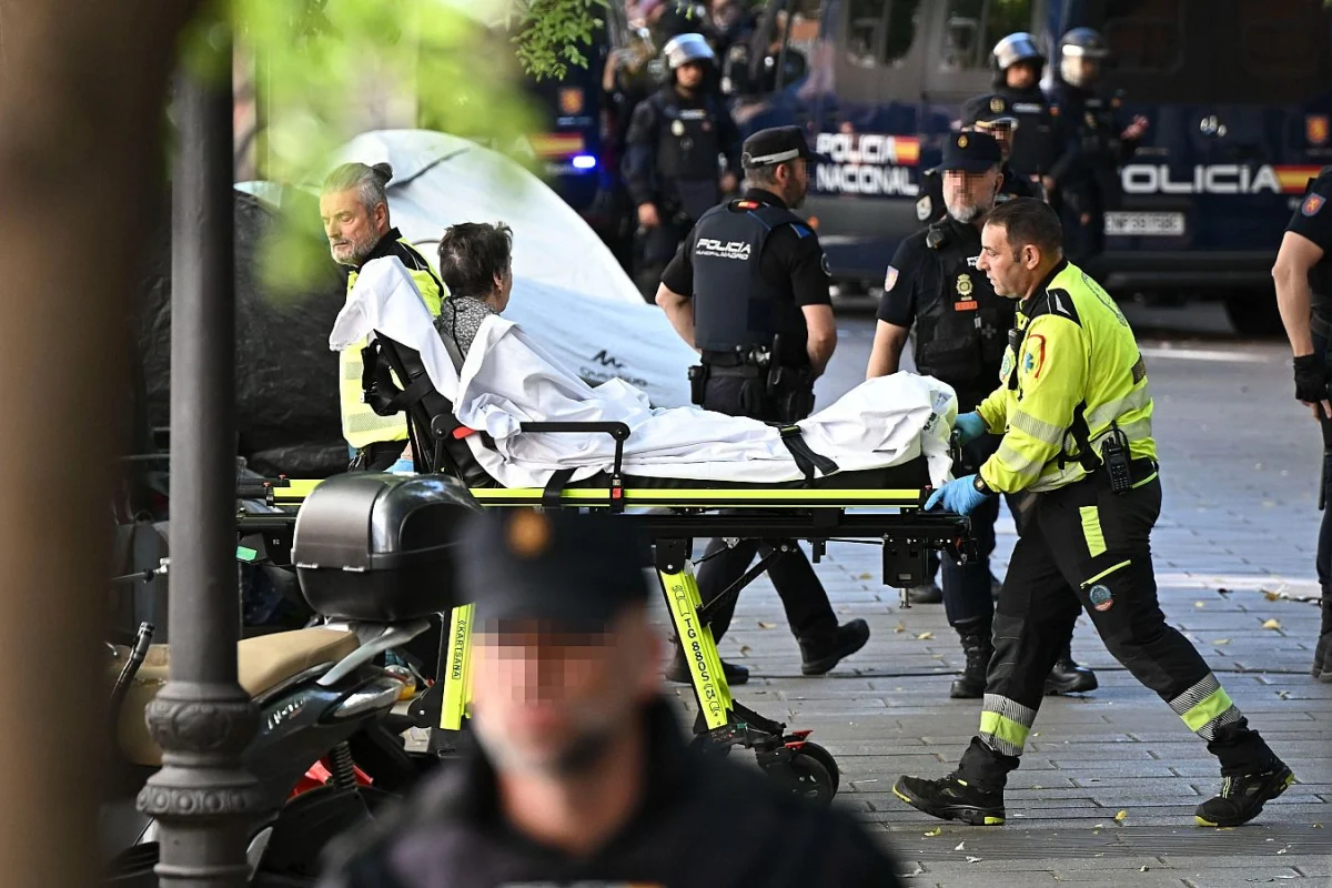 Miles de personas salen a las calles de Madrid tras desahucio de mujer de 87 años