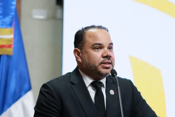Defensor del Pueblo llama a aplicar régimen de consecuencias en caso SeNaSa: “Que caiga quien caiga”