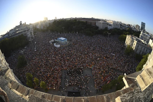 Miles salen a las calles de Madrid en apoyo a Ceuta