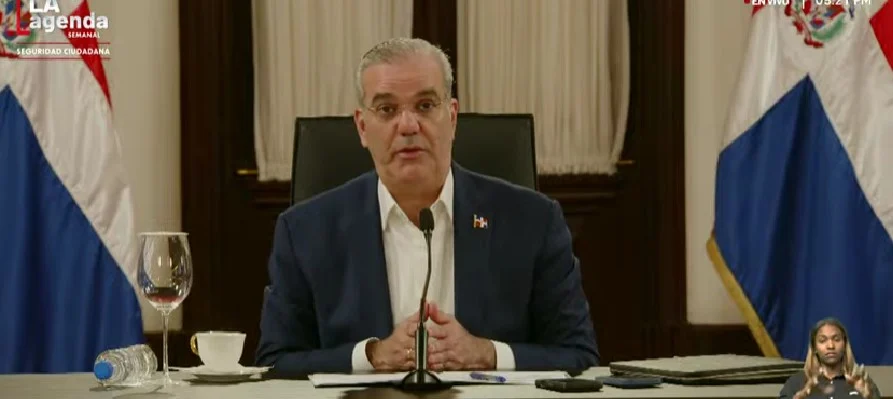 Abinader destaca aumento salarial y modernización de la Policía Nacional