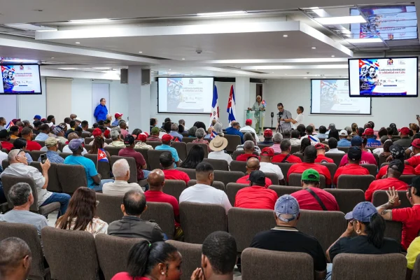 Más de 300 personas participan en conferencia de solidaridad con Cuba en República Dominicana