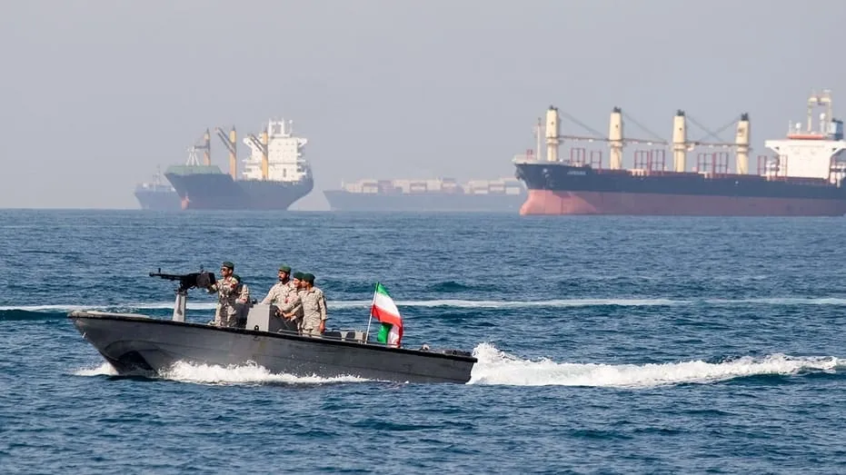 Irán ofrece reabrir Ormuz en los próximos 7 días si EEUU alivia la presión militar, según Kyodo