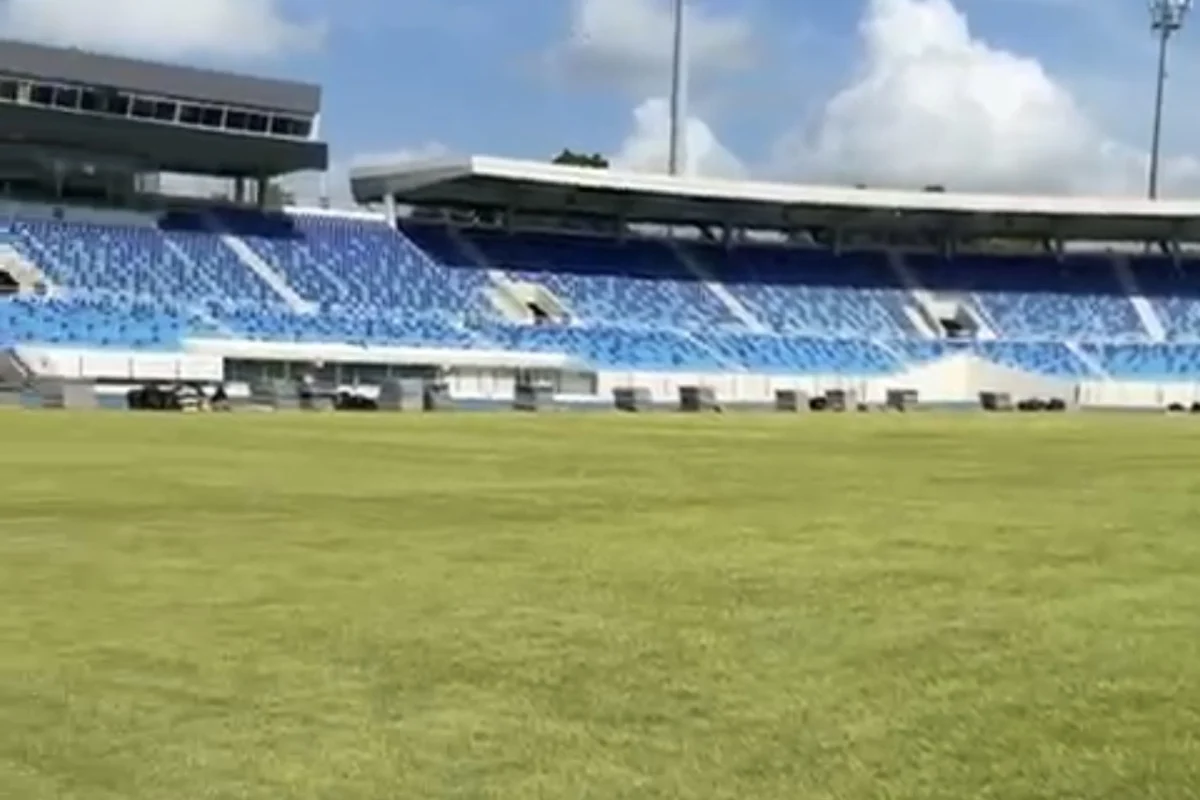 Así luce el césped del Estadio Olímpico tras concierto por los 50 años de Ramón Orlando; equipos a cargo trabajan en el mantenimiento