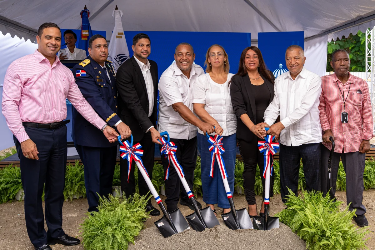 José Andújar da primer palazo para estación policial de RD$22 millones en Hatillo