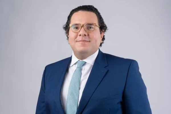 Abinader designa a Víctor Livio Cedeño como superintendente de Bancos