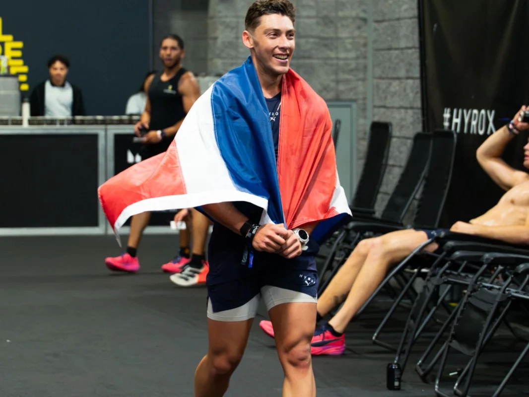 Víctor Gómez logra el mejor tiempo dominicano en el Hyrox Washington D.C.