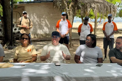 Alejandro Campos anuncia inicio de reparación del muelle de Cayo Levantado tras reunirse con sectores de Samaná