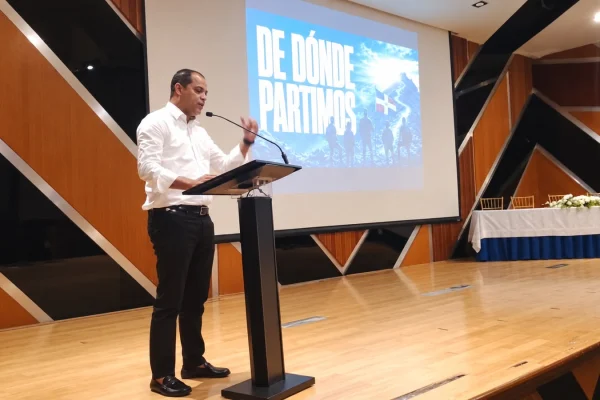 Proyecto presidencial Wellington Arnaud 2028 capacita equipo de la Línea Noroeste para fortalecer trabajo territorial