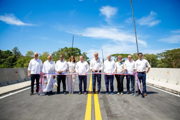 Abinader inaugura nuevo puente sobre el río Camú y restablece conexión entre Santiago y Puerto Plata