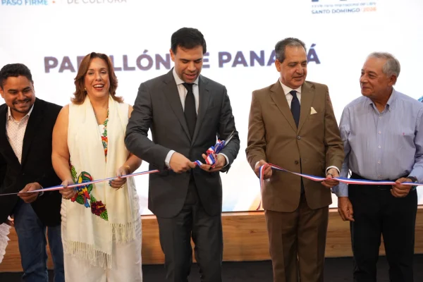Roberto Ángel Salcedo inaugura los pabellones de la FILSD 2026