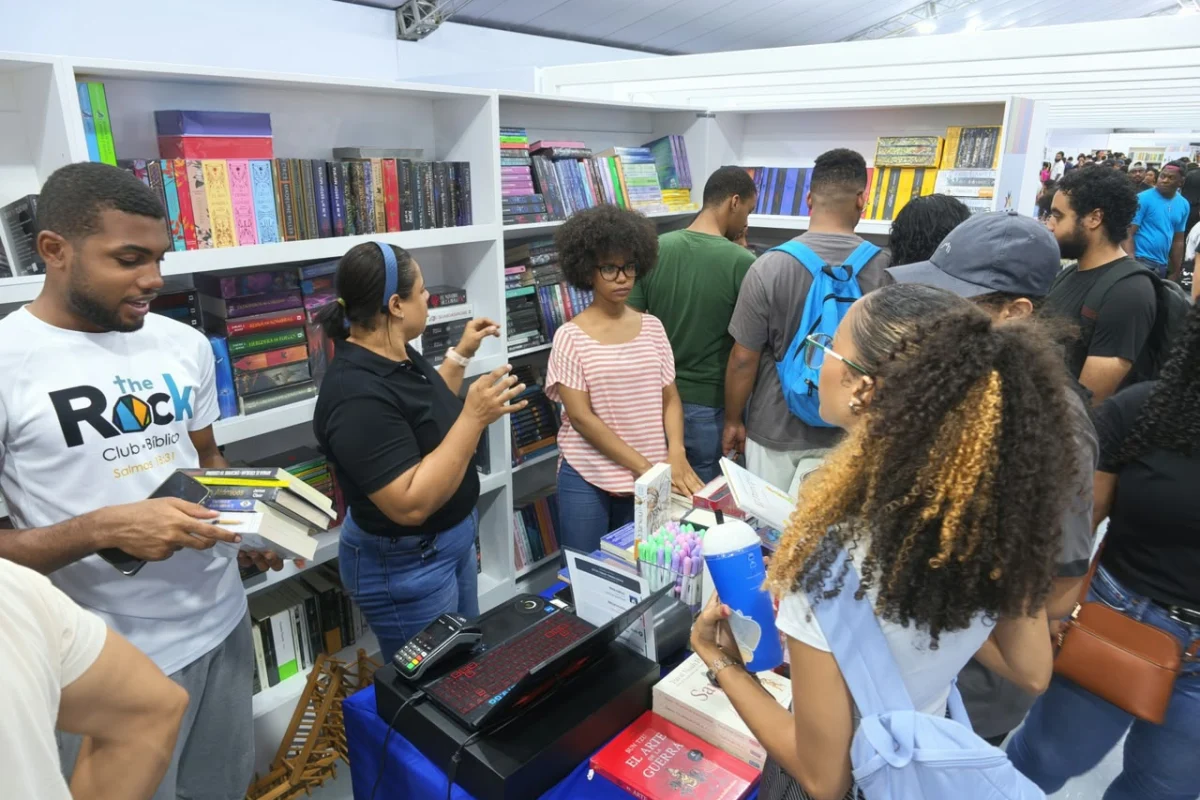 Gran asistencia marca el primer día de la Feria Internacional del Libro Santo Domingo 2026