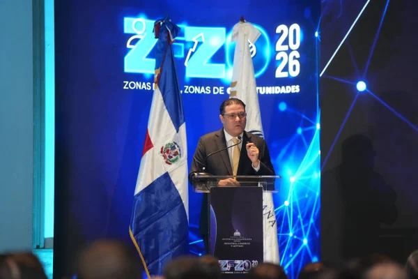 Yayo Sanz Lovatón anuncia llegada de Talent Up con 15 mil becas digitales