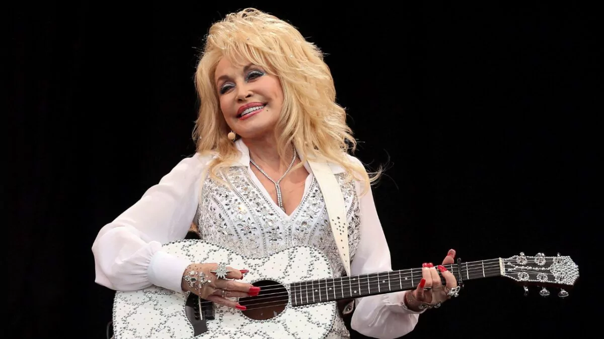 Dolly Parton viajó en secreto a Alemania para someterse a un tratamiento contra el cáncer