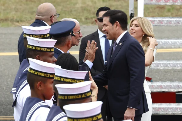 Marco Rubio llega a Colombia para abordar seguridad, narcotráfico y comercio