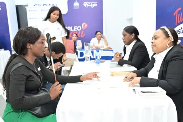 Gobierno destaca aumento del empleo formal entre mujeres y jóvenes