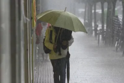 Onda tropical se aleja, pero dejará aguaceros y tormentas eléctricas este viernes