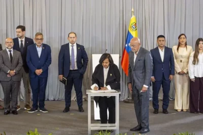 Oposición llega a Venezuela para retomar el diálogo con el chavismo