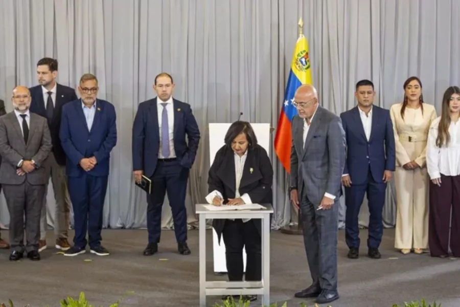 Oposición llega a Venezuela para retomar el diálogo con el chavismo