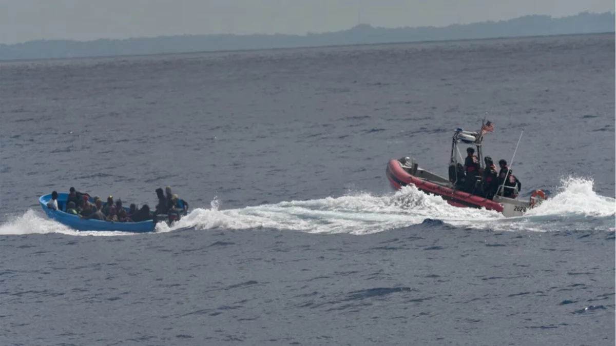 Guardia Costera devuelve a RD a 63 migrantes interceptados en el Canal de la Mona