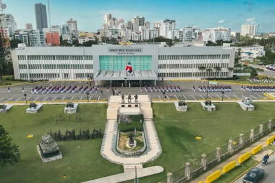 Defensa investiga cómo llegaron municiones de calibre .50 a banda haitiana 400 Mawozo