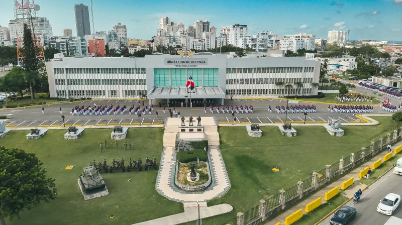 Defensa investiga cómo llegaron municiones de calibre .50 a banda haitiana 400 Mawozo