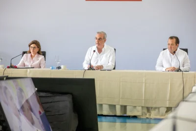 Presidente Abinader reta a oposición comparar 20 años de obras con seis de su gestión