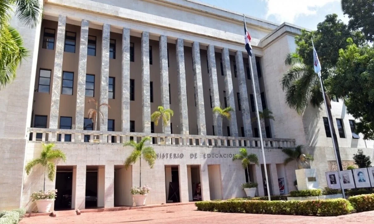 Ministerio de Educación da cumplimiento a pago de 294 expedientes de contratistas por más de RD$361 millones