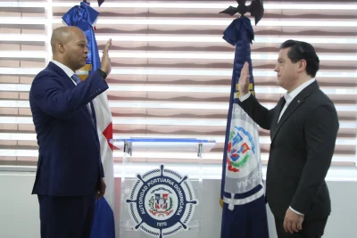 Raymond Familia es juramentado por Alejandro Campos como Subdirector Ejecutivo de la Autoridad Portuaria