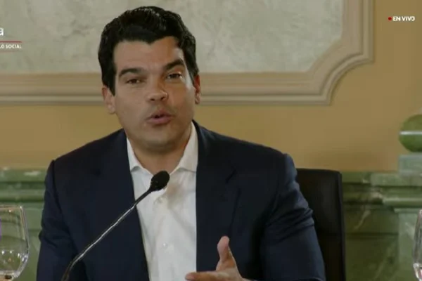 Gobierno reubica a 1,520 familias de zonas vulnerables