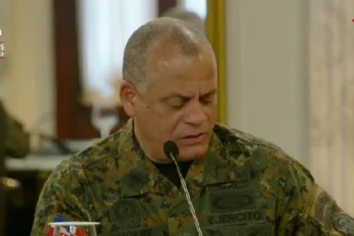 Ministro de Defensa afirma que bandas controlan hasta el 90 % de Puerto Príncipe