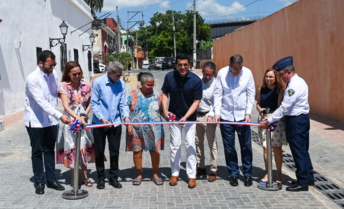 David Collado concluye entregas de calles intervenidas en Ciudad Colonial por 221 millones pesos