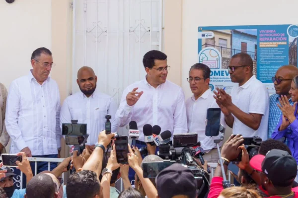 Turismo inaugura programas para mejorar viviendas y fachadas en la Ciudad Colonial