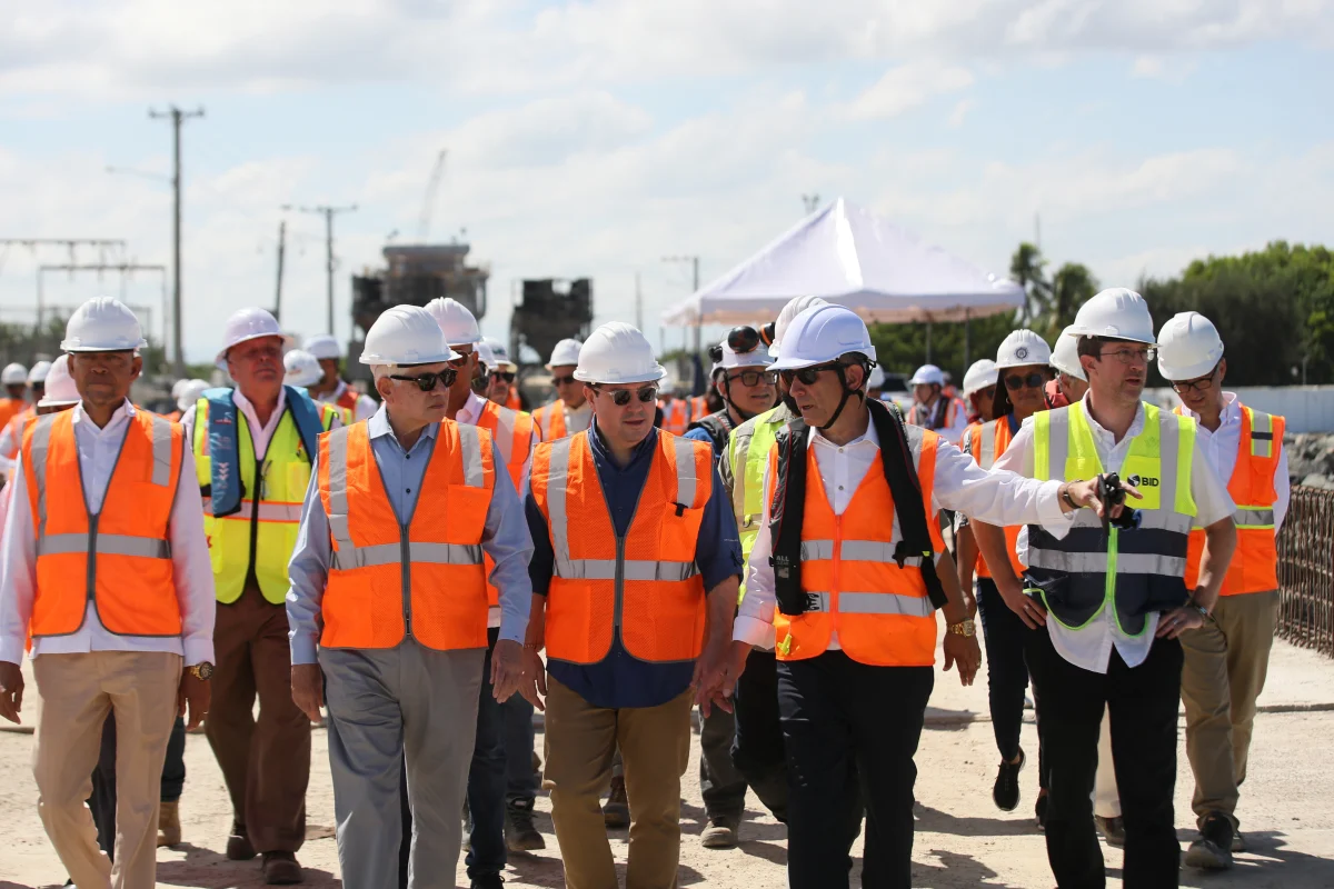 Obras Públicas, Portuaria y el BID supervisan avances de la nueva terminal del Puerto de Manzanillo