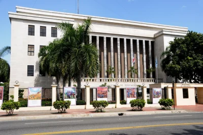 Educación mantiene suspensión de clases este miércoles en zonas vulnerables por las lluvias