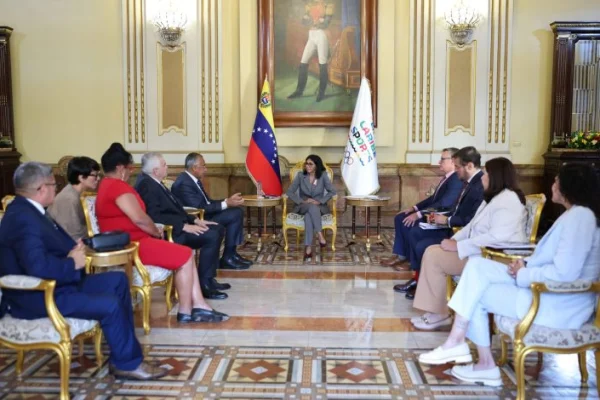 Luis Mejía se reúne con Delcy Rodríguez para formalizar candidatura de Caracas a los Centroamericanos 2030