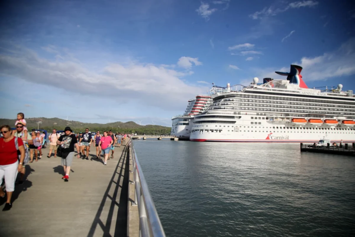 Puerto Plata y Pedernales reciben 45,627 cruceristas en cuatro días