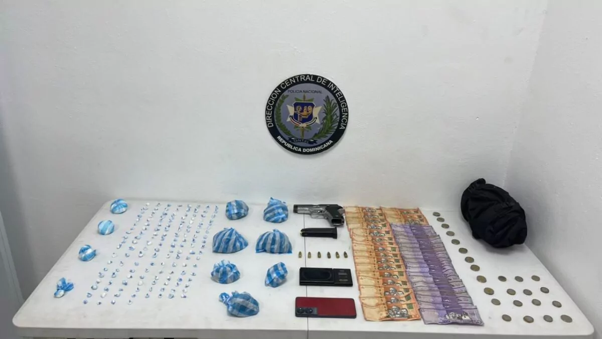 Apresan a tres y ocupa 211 porciones de presuntas drogas en Sabana Perdida