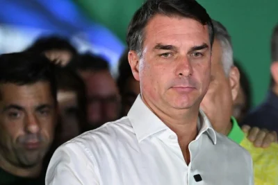 Argentina confirma de que Flavio Bolsonaro hizo escala en el país rumbo a Ecuador