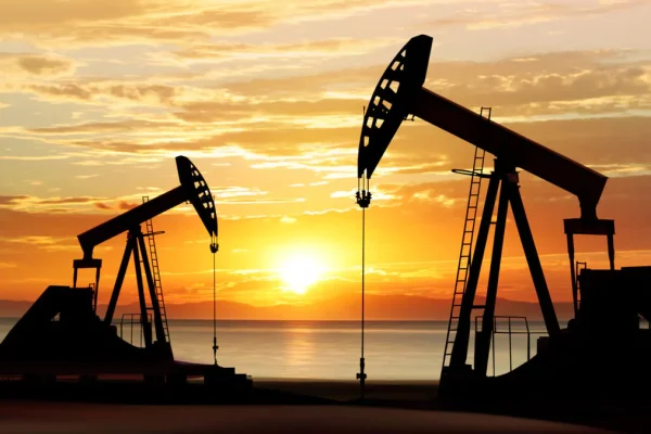 El petróleo de Texas baja un 0.65% pendiente del alivio de sanciones de EE.UU. a Rusia