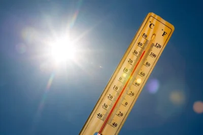 Calor de hasta 35 °C y pocas lluvias predominarán este viernes en RD
