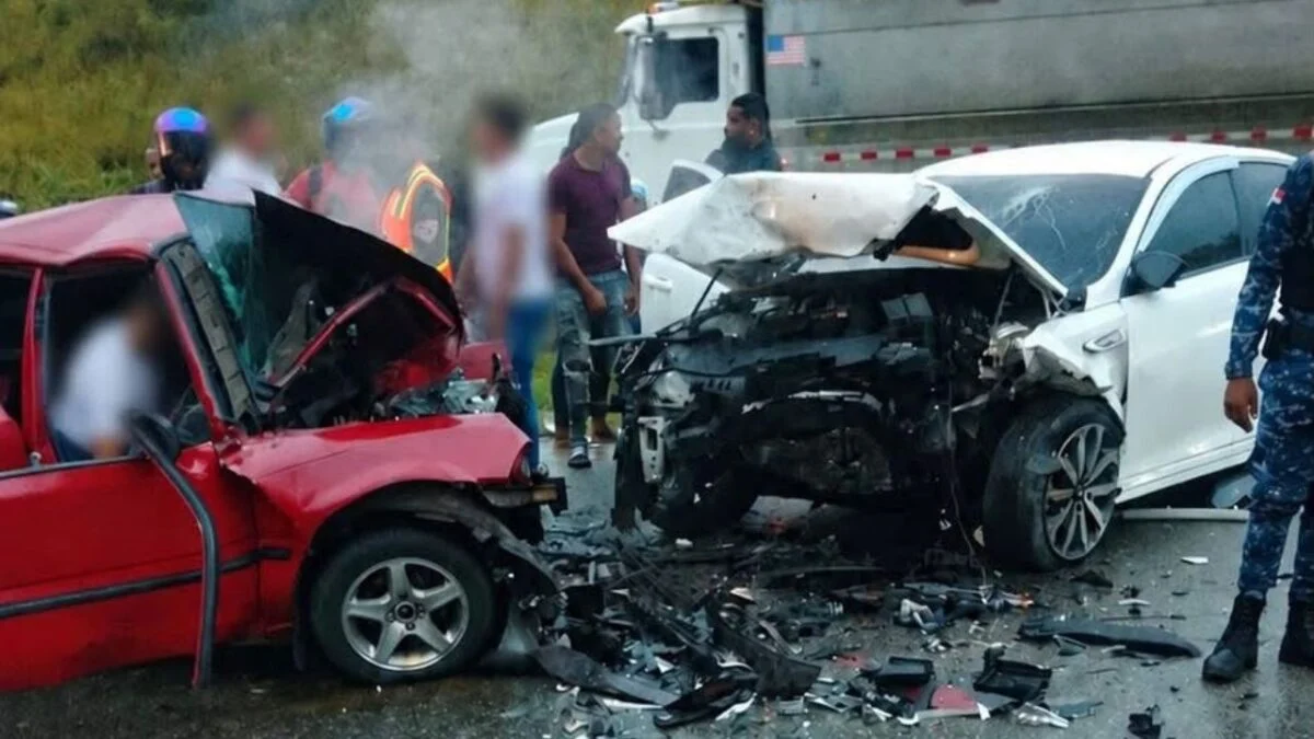 Cinco fallecidos deja accidente múltiple en la Circunvalación de Santo Domingo